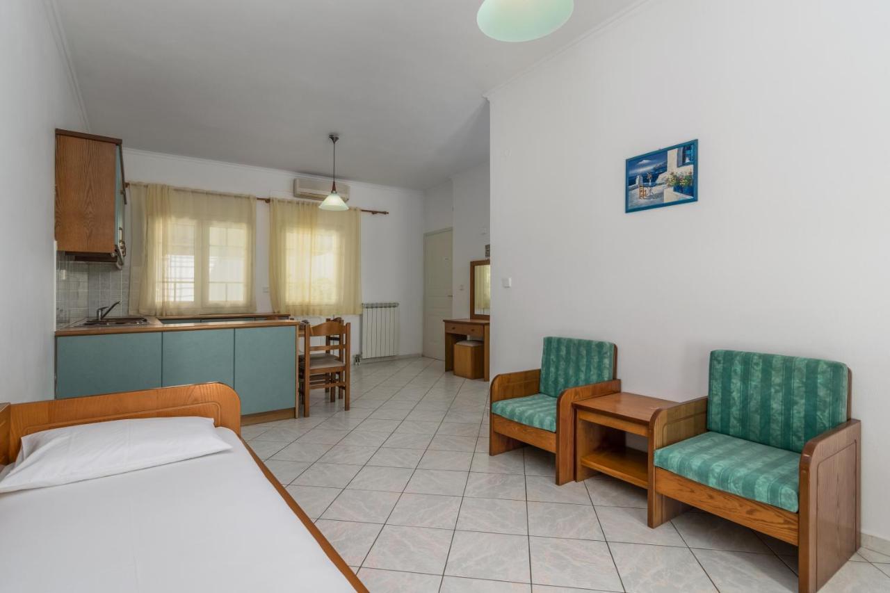 Tina'S Apartments Adamantas  Ngoại thất bức ảnh